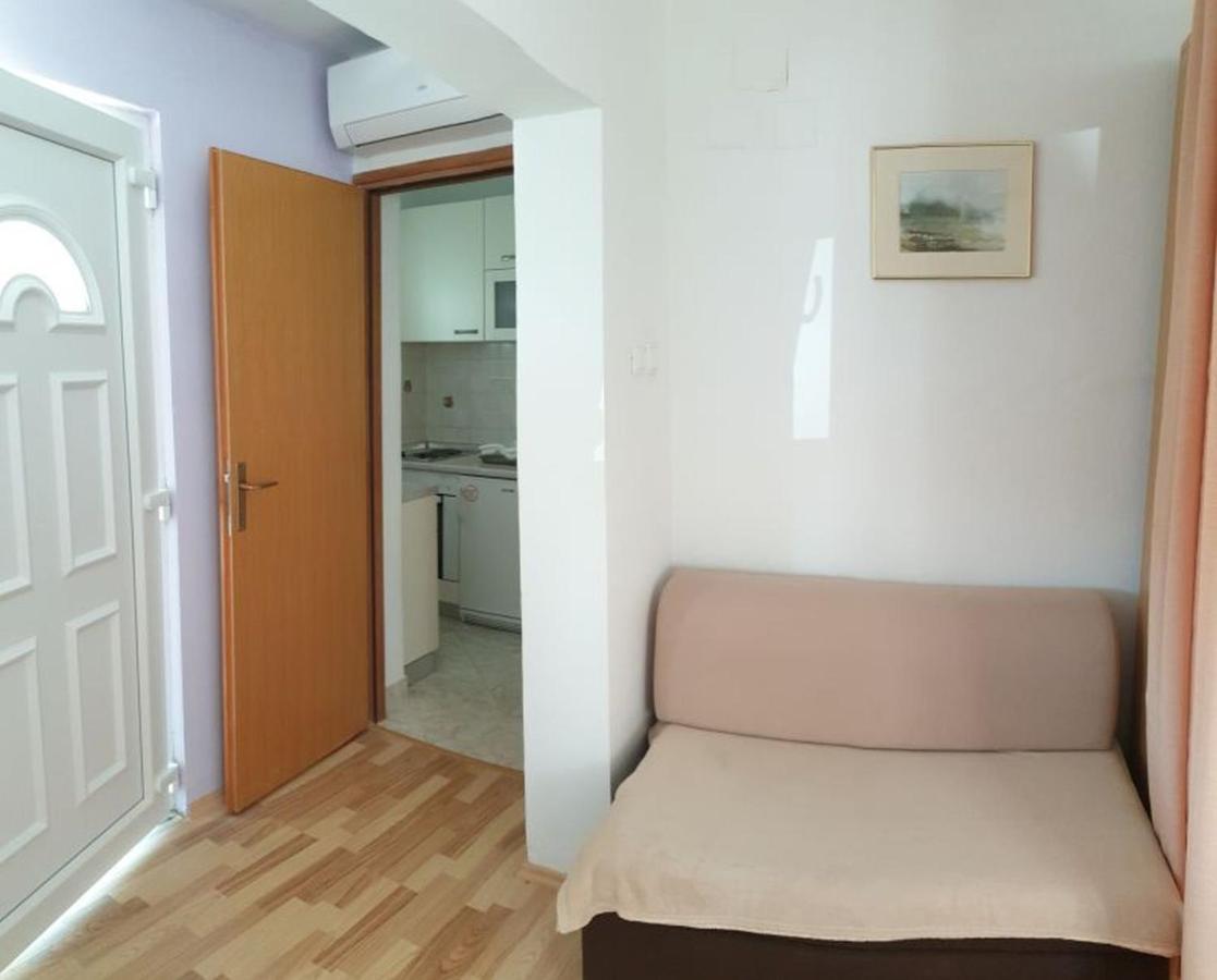 Apartments Andelic Sveti Filip i Jakov Exterior photo