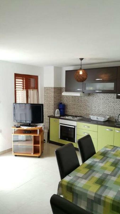 Apartments Andelic Sveti Filip i Jakov Exterior photo